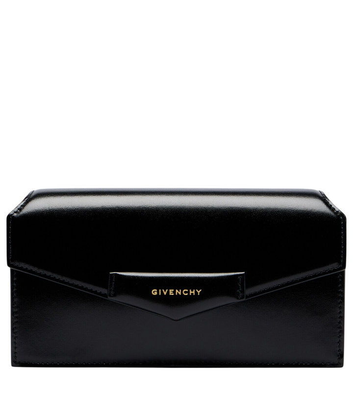 Photo: Givenchy Antigona Small clutch