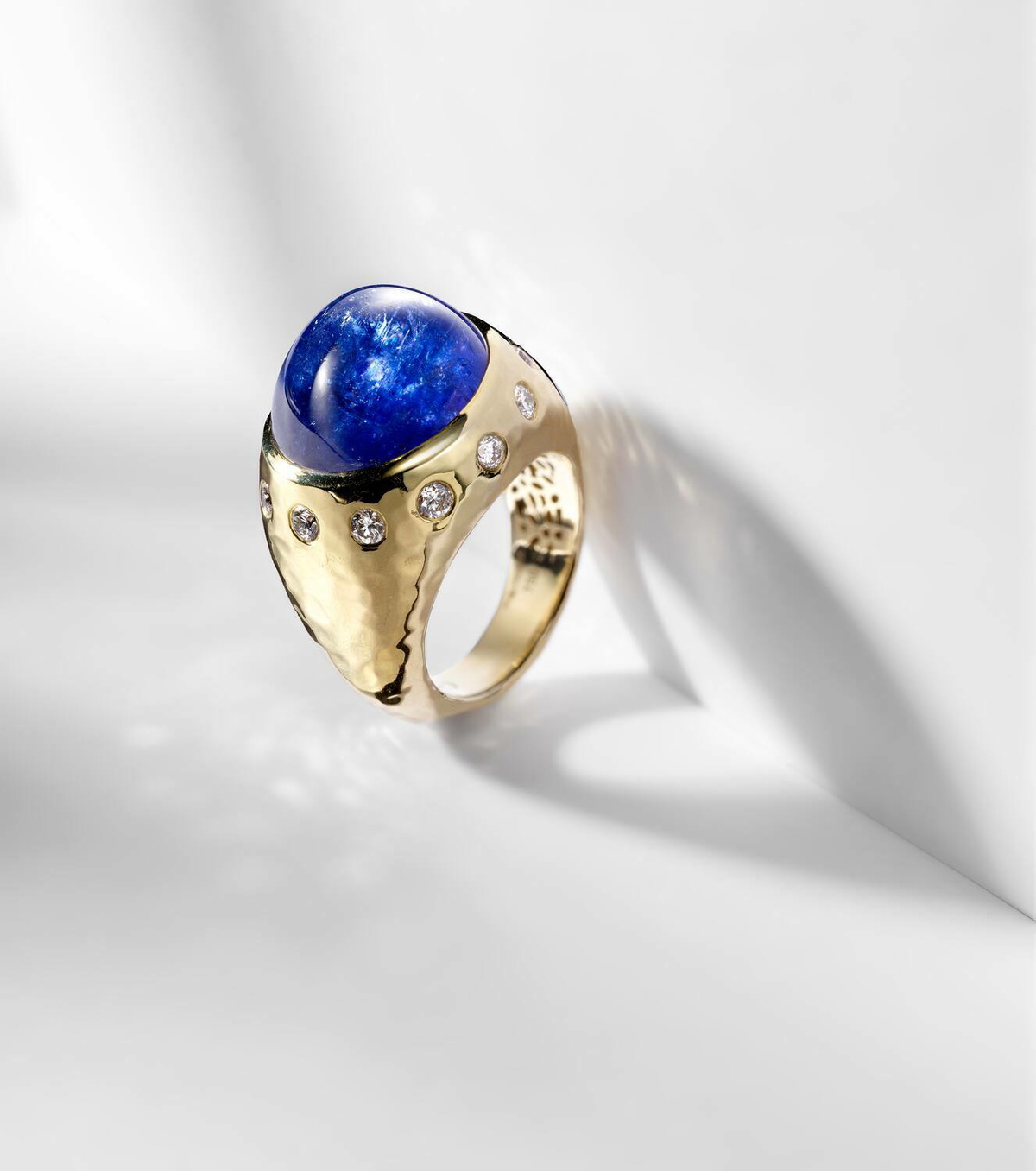 Octavia Elizabeth Blossom 18kt gold ring with tanzanite and diamonds