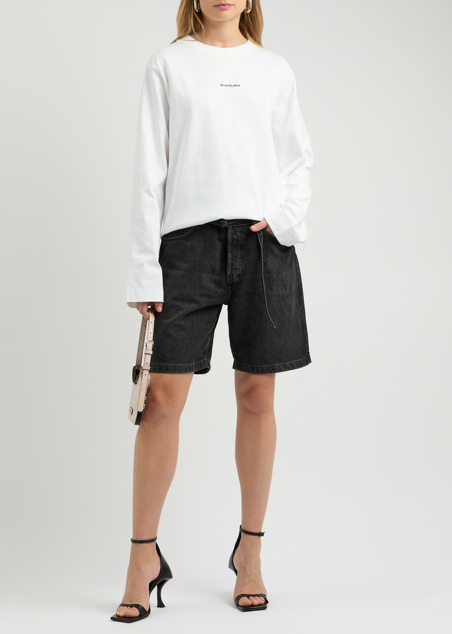 ショートパンツ ACNE STUDIOS Women Shorts  Burmudas AK0703 900 Black Acne Studios - Loose fit denim shorts - Black
