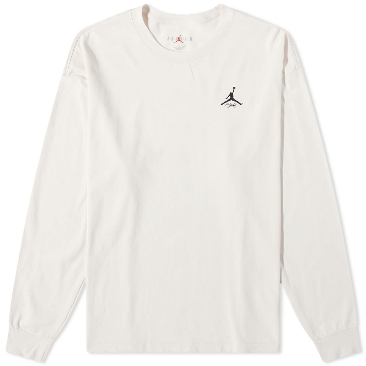 Photo: Air Jordan Men's Long Sleeve Flight Heritage Graphic T-Shirt in Phantom
