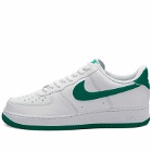 Nike Men's AIR FORCE 1 '07 ESS Sneakers in White/Malachite