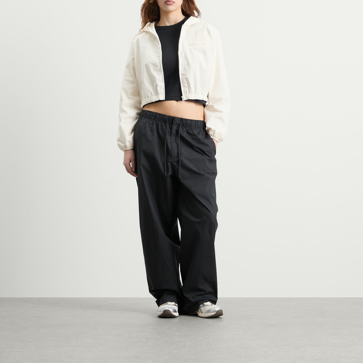 SKIMS Women's Sateen Crop Zip Up Jacket in Egret