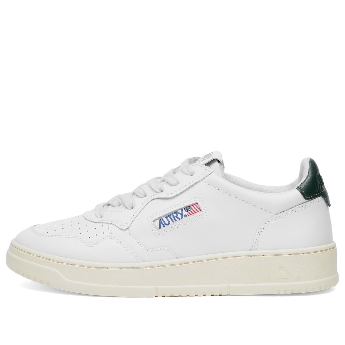 【送料&関税込】Autry Medalist Low Woman Autry Women's Medalist Low in White Autry
