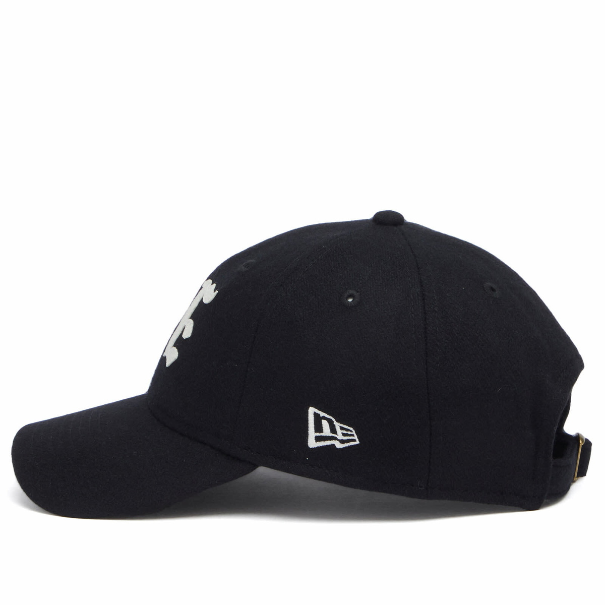 Uniform Experiment Men's New Era 9Thirty Old School Cap in Black 