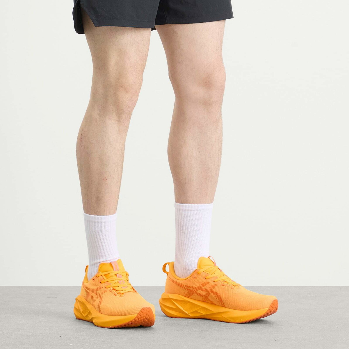 Asics Running Asics NOVABLAST 5 Sneaker in Yamabuki/Anzu