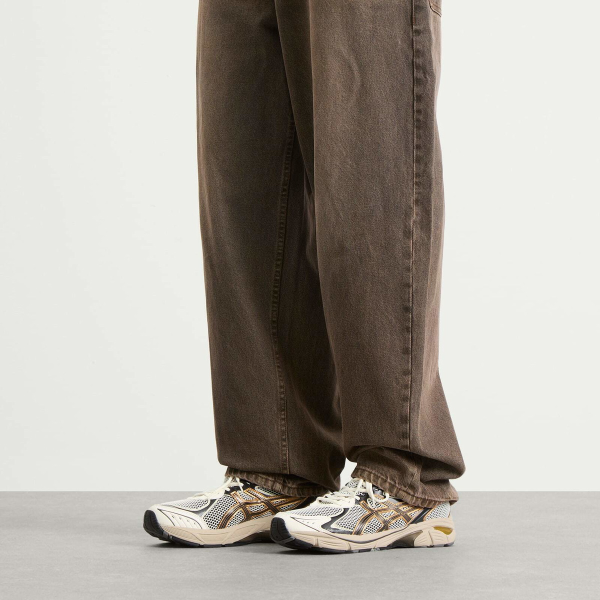 Asics GT-2160 Sneaker in Cream/Pure Gold