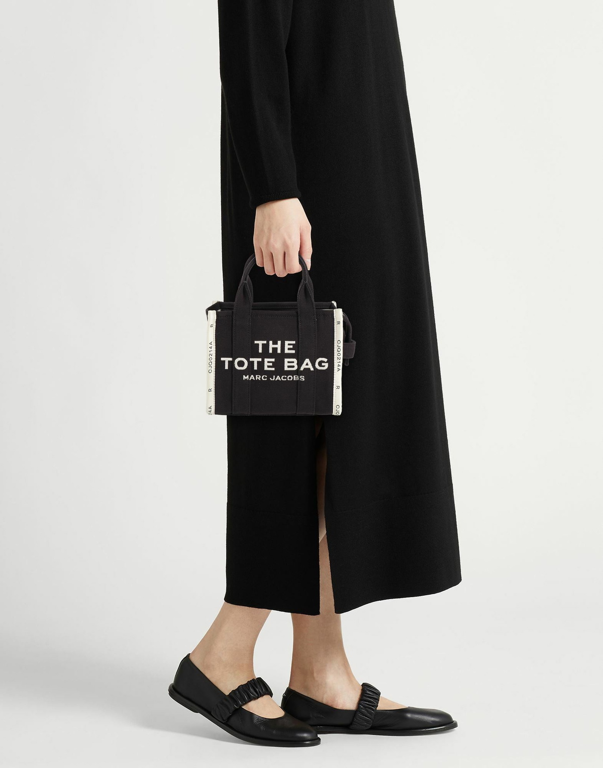Marc Jacobs Womens Handbag in Black
