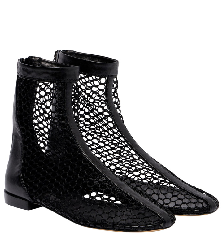 Photo: Souliers Martinez Maxima mesh ankle boots