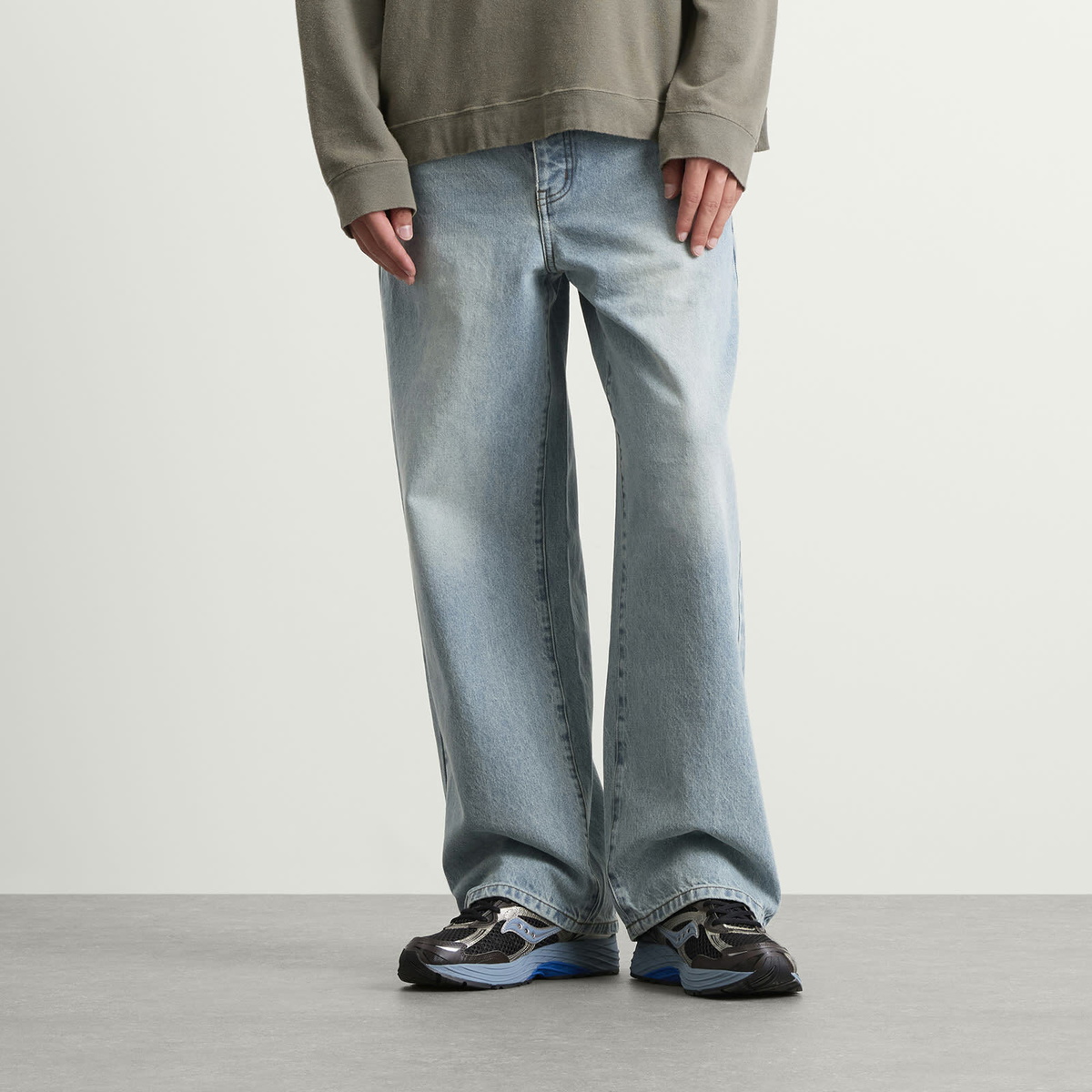 Larriet Men's Walé Wide Leg Jean in Light Blue
