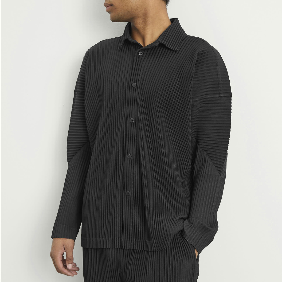 Homme Plisse Men's Button Down Shirt in 15-Black