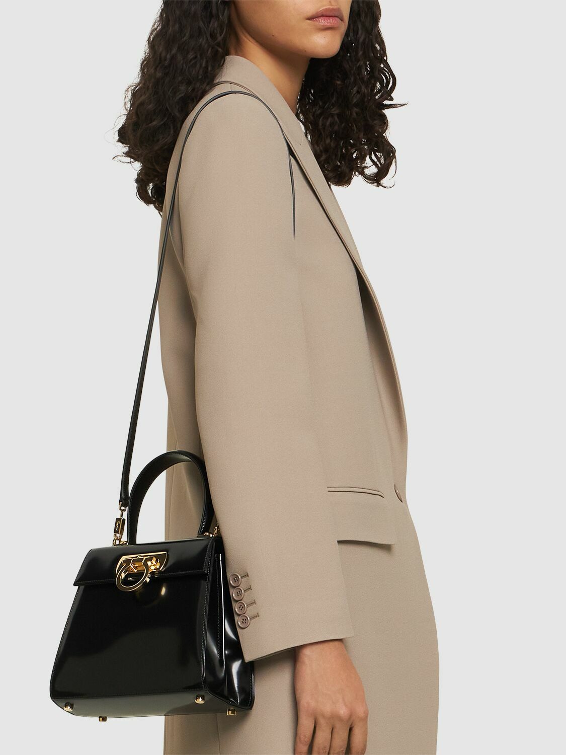 トートバッグ [Salvatore Ferragamo]Iconic Top Handle (M) Iconic Top Handle (S) - Women | Ferragamo
