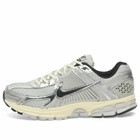 Nike Vomero 5 Chrome Sneaker in Grey/Chrome/Silver