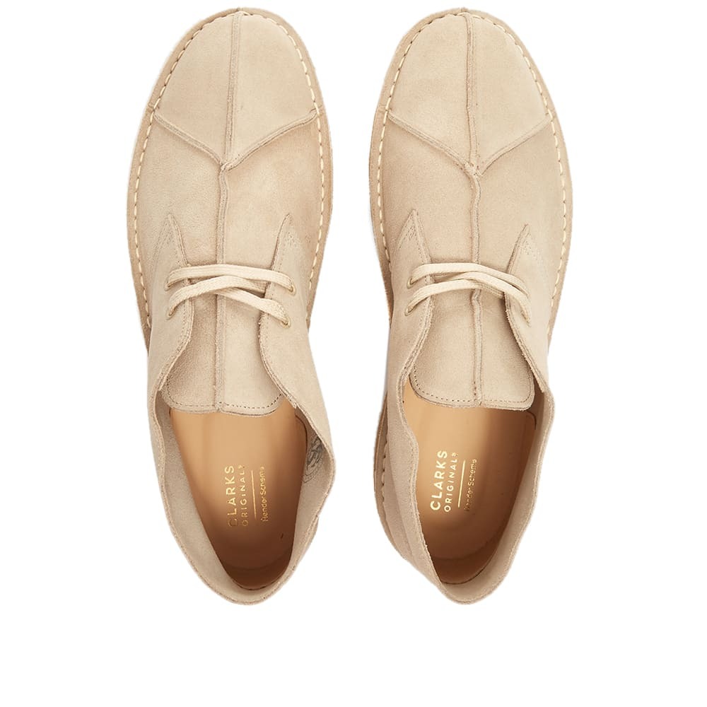 Hender Scheme × Clarks デザートシーム デザートブーツ クラークスの銘品デザートブーツに、エンダースキーマがピースを