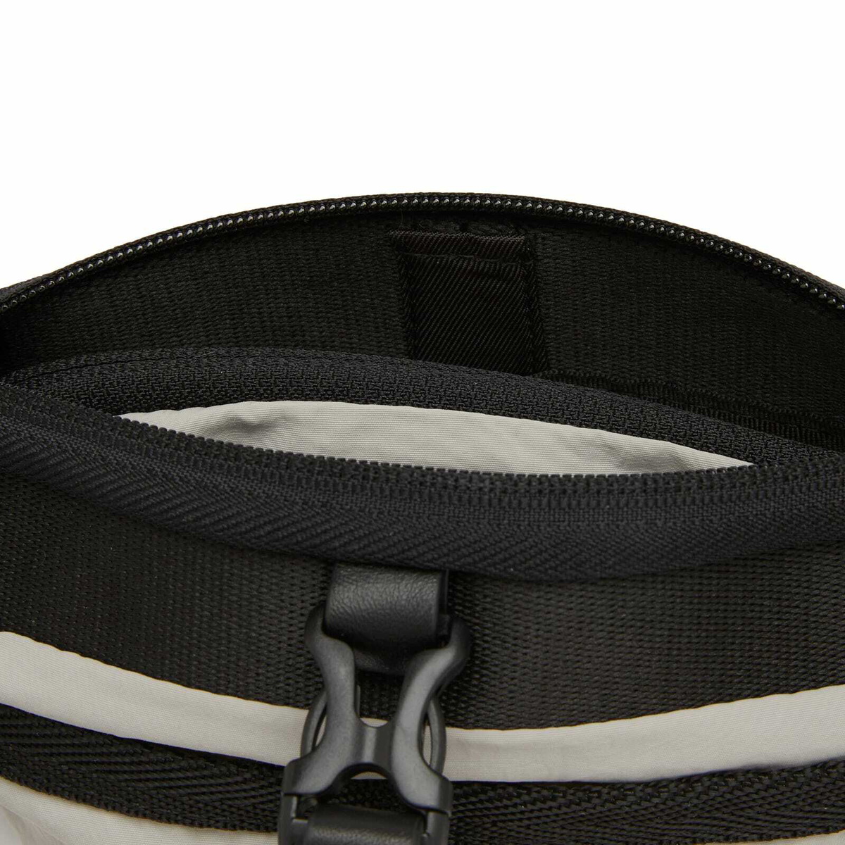 Cote&Ciel Orba Smooth Cross Body Bag in Light Grey 