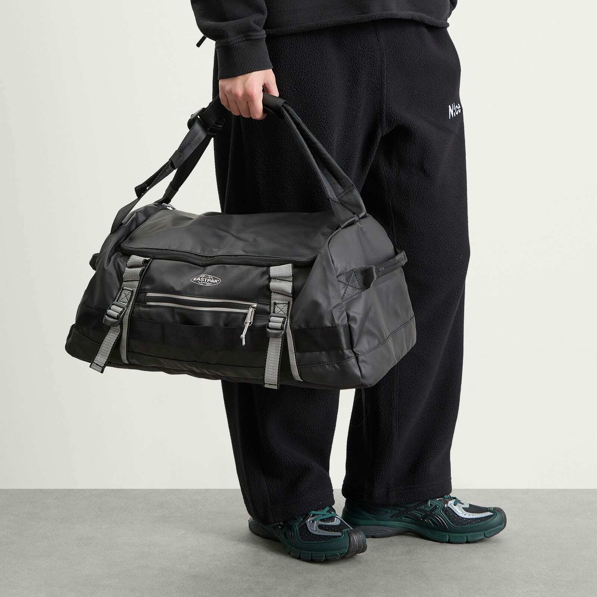 Eastpak Duffel Pack Small in Tarp Black Reflect 