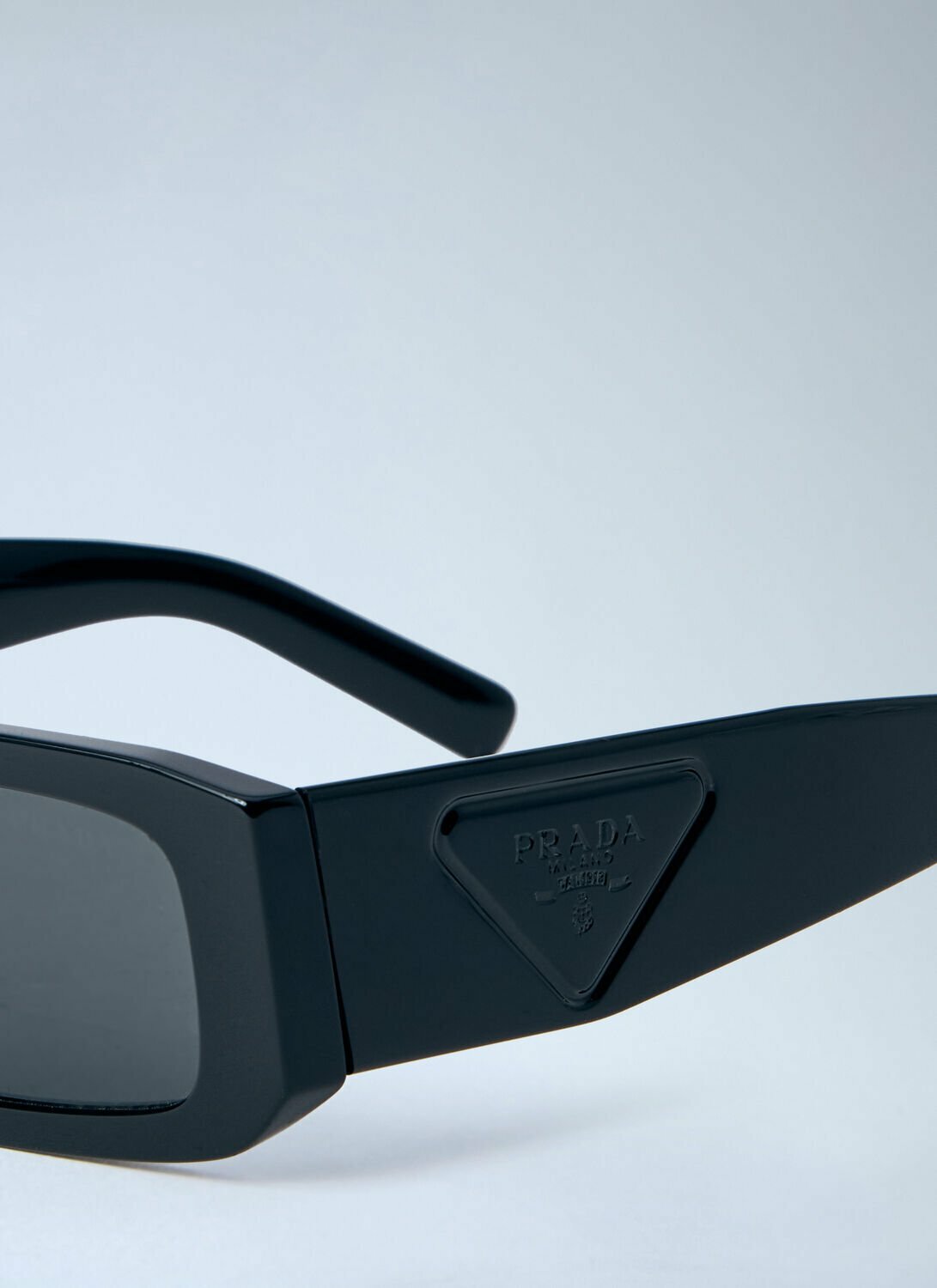 Prada PR D09SD Sunglasses