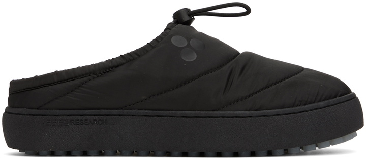 Photo: APRÈS Research SSENSE Exclusive Black Alpha Slippers