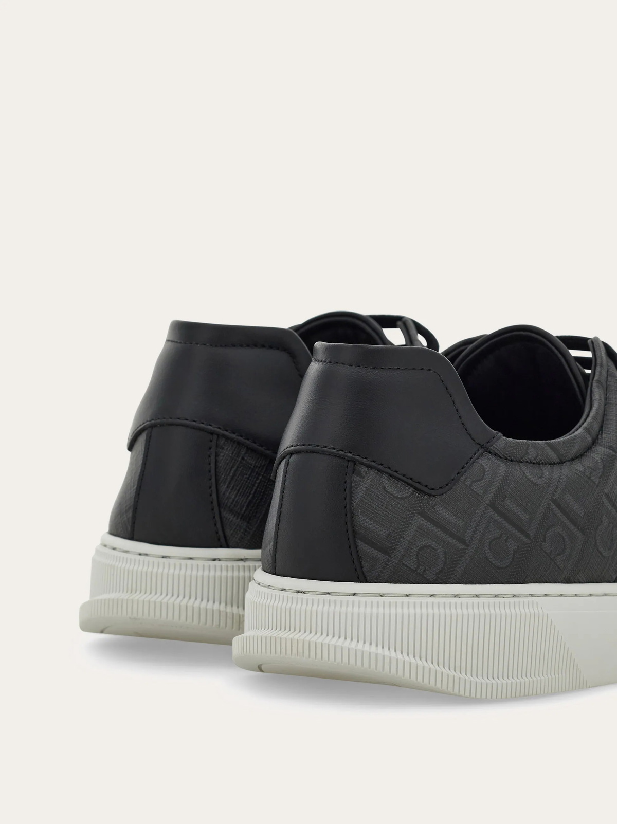 Ferragamo Mens Low cut sneaker in Black Salvatore Ferragamo