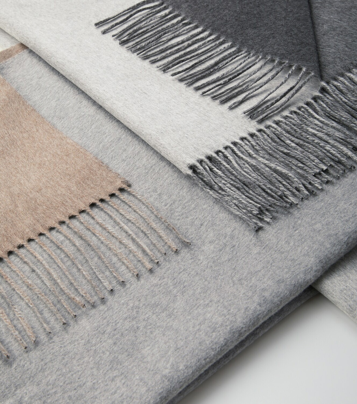 ブルネロクチネリ フリンジ ブランケット Brunello Cucinelli - linen 