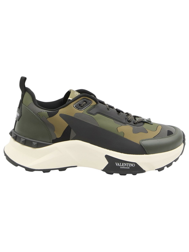 Photo: Valentino Garavani Sneaker Low Top True Act Camouflage
