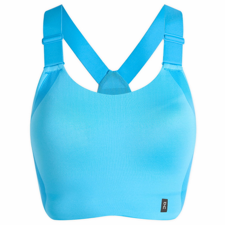 Photo: ON Women's Performance Flex Bra in Malibu