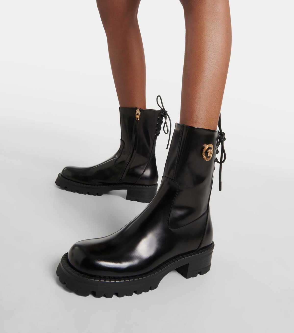 ショートブーツ・ブーティ VERSACE BLACK LEATHER ALBA ANKLE BOOTS Versace Alba Ankle Boots In Black - 28% Off | Editorialist