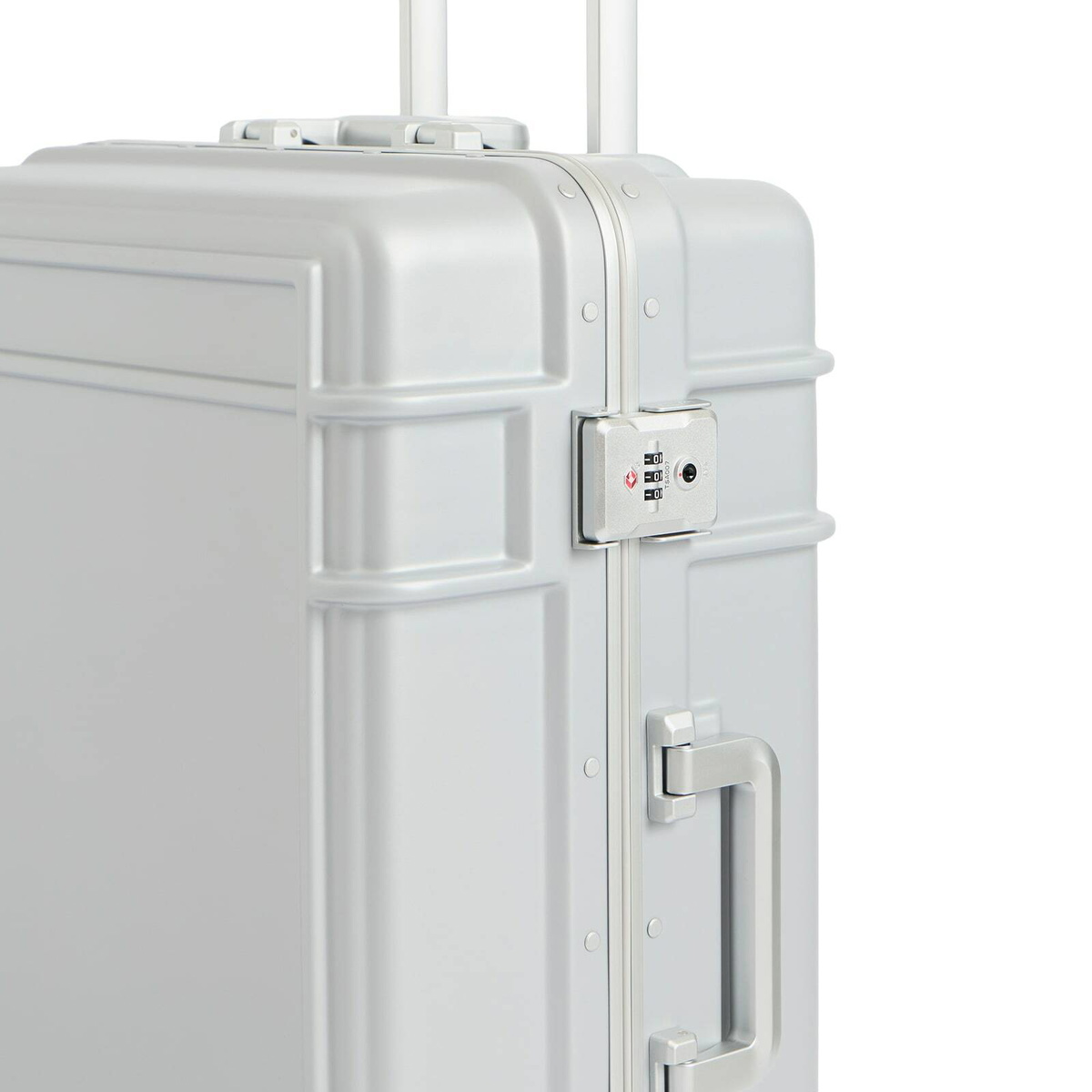 Eastpak Resist'r Luggage Case - Medium in Metal Silver 