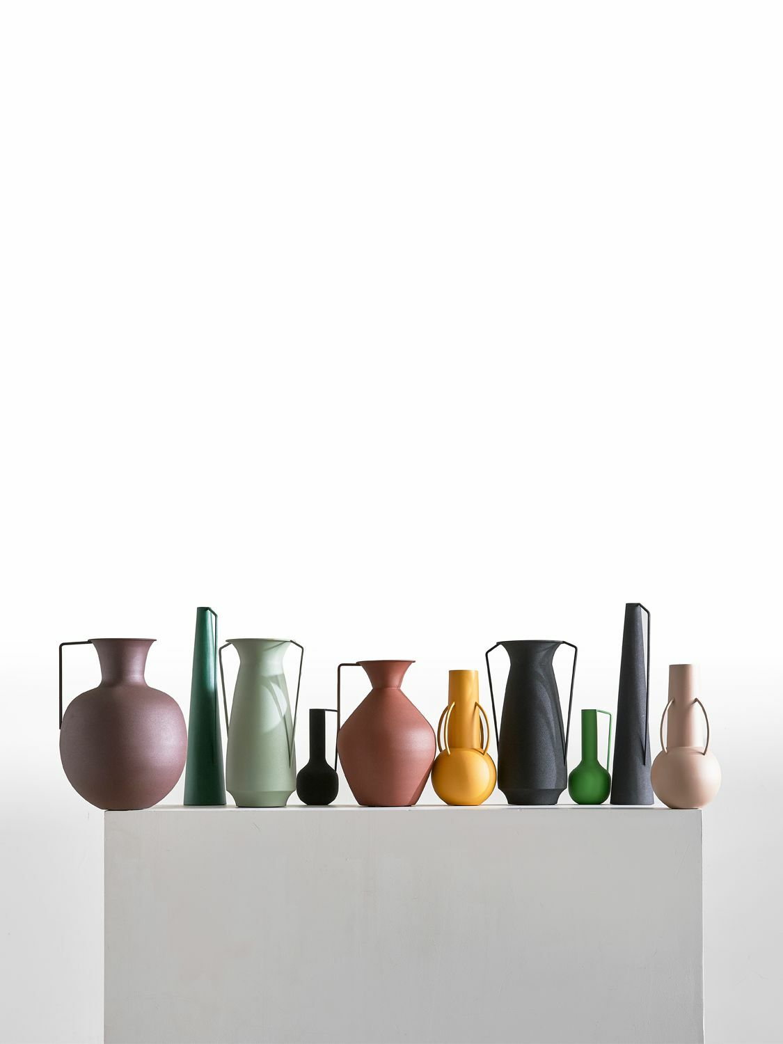 POLSPOTTEN Set Of 4 Roman Black Vases POLSPOTTEN