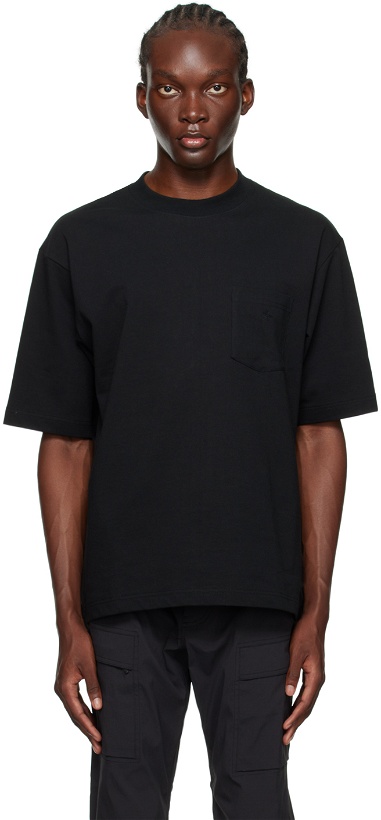 Photo: Goldwin Black Oversized T-Shirt