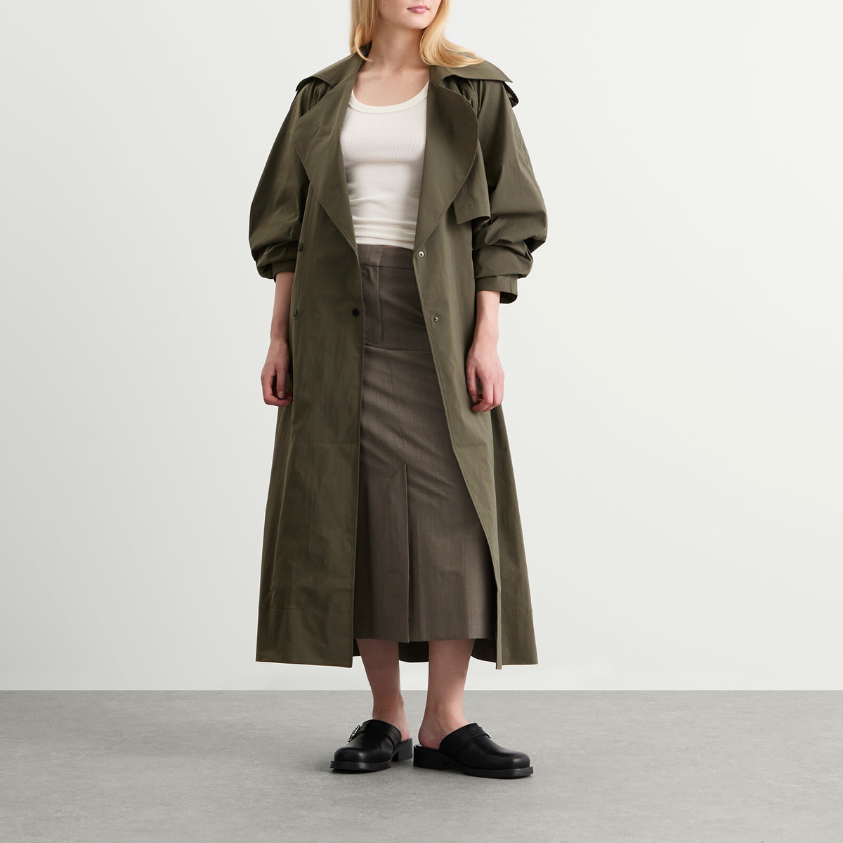 ST. Agni Women's Relaxed Trench Coat in Khaki