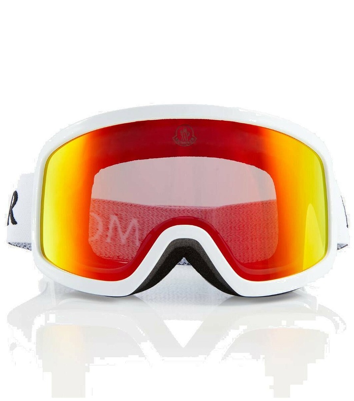 Photo: Moncler Terrabeam ski goggles
