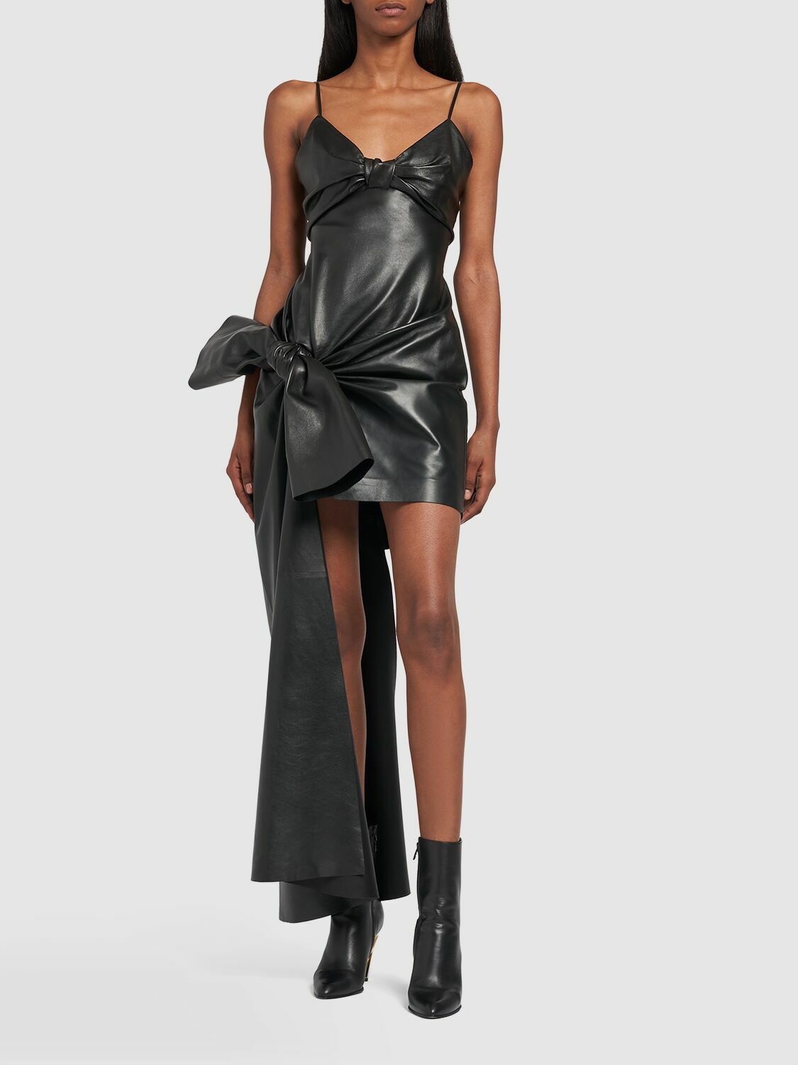 【送料&関税込】Alexander McQueen Knot-detailed Asymmetric-h ALEXANDER MCQUEEN - Leather Knot Mini Dress Alexander McQueen