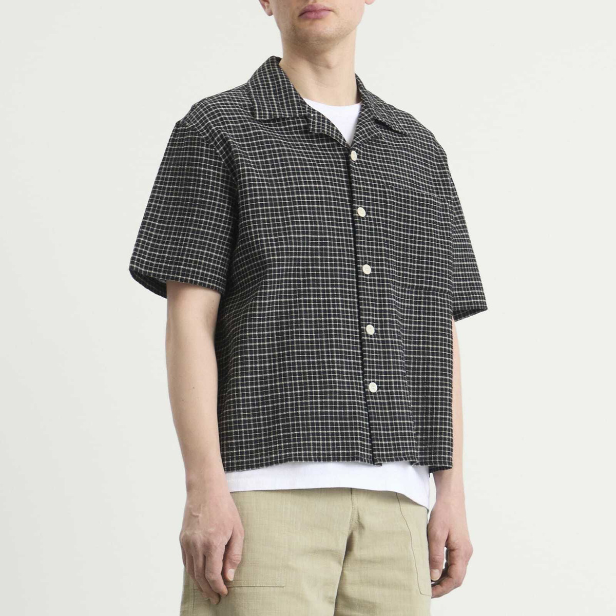 Café Mountain Men's Loose Check Vacation Shirt in Black