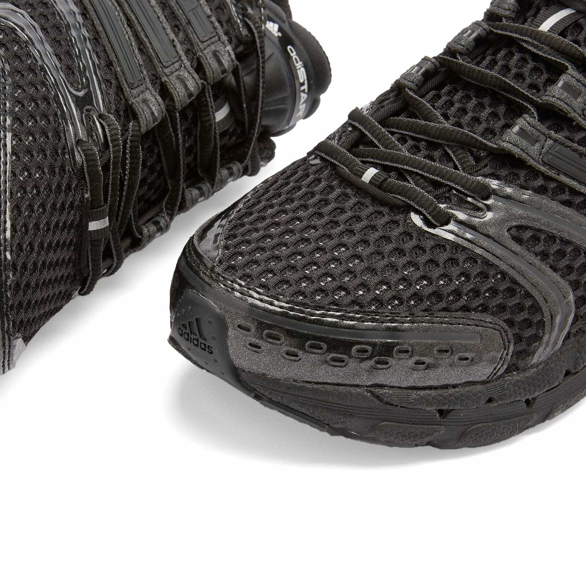 Adidas Adistar Control 5 in Black
