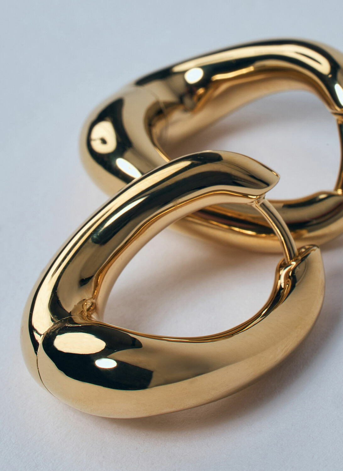 Tom Wood Twist Hoop Earrings