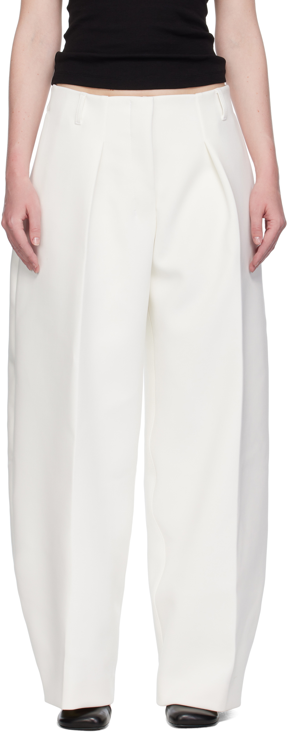 パンツ JACQUEMUS WOMEN Le Ovalo Trousers White Jacquemus Ovalo Pleated Palazzo Pants | White | FARFETCH