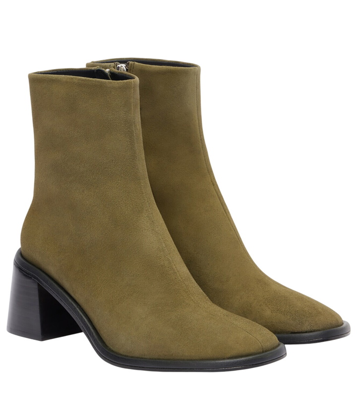 Photo: Souliers Martinez Mona 60 suede ankle boots