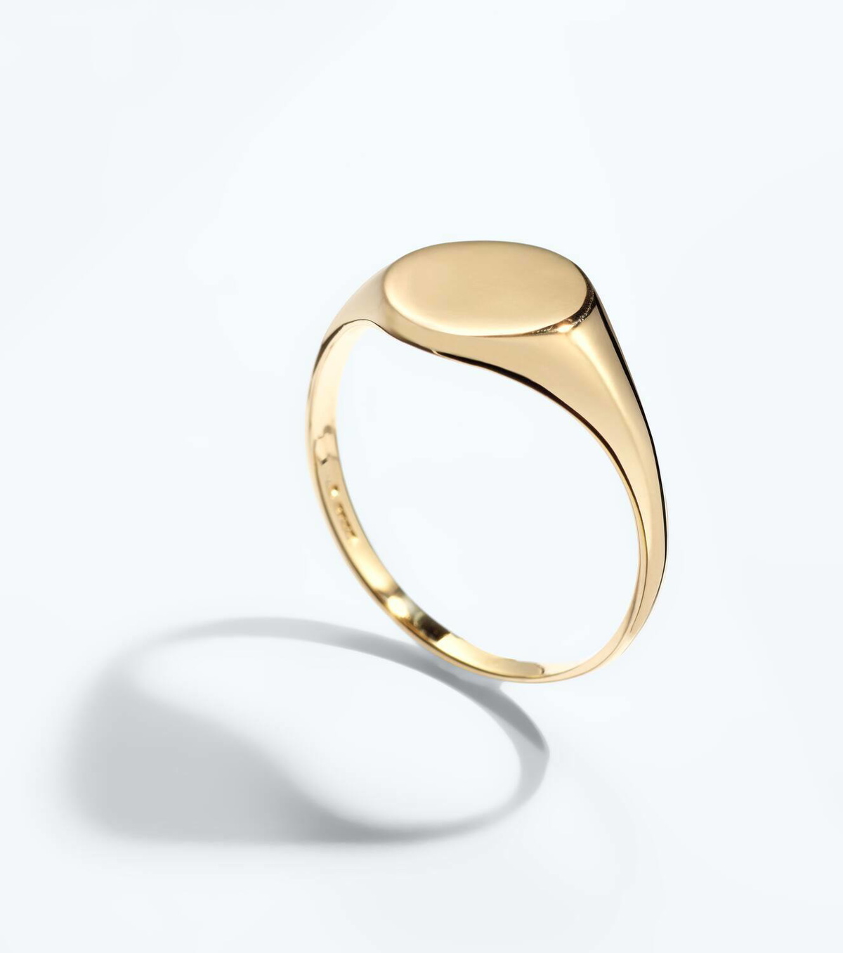 Mateo Signet 14kt gold ring