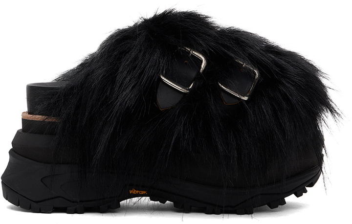Photo: sacai Black Faux-Fur Sandals
