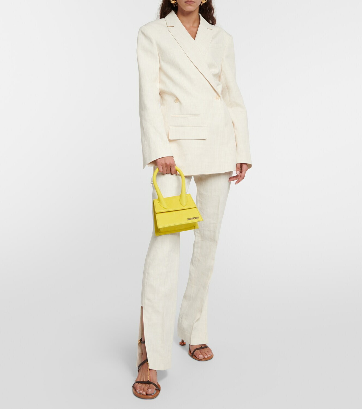 Le Chiquito Moyen Leather Tote Bag in White - Jacquemus