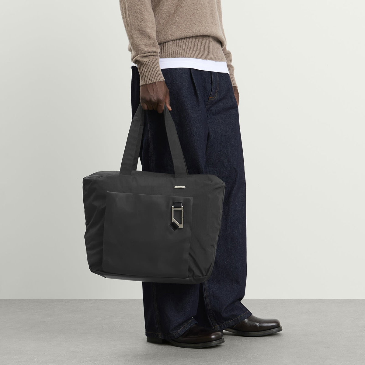 Db Journey Entour Tote 22L in Black Out 