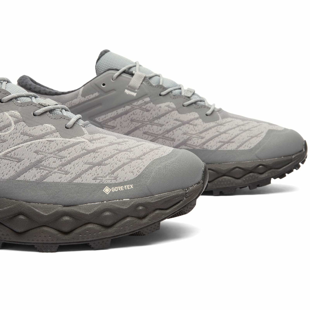 Mizuno WAVE MUJIN LS GTX Sneaker in Ultimate Gray/Quiet Shade/Harbor Mist