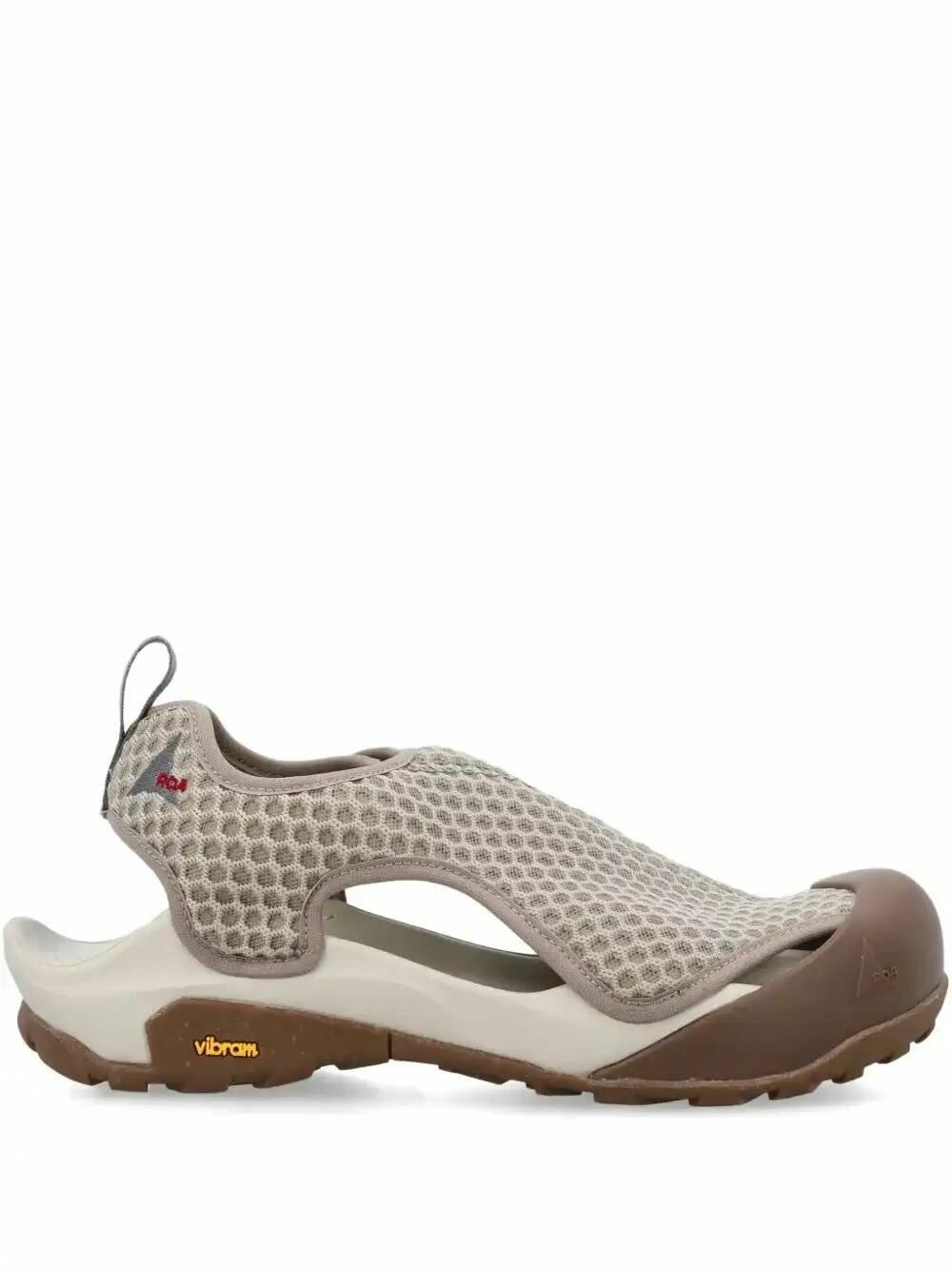 サンダル ROA Pala Suede Vibram Sandal ROA Men's Pala Suede Vibram Sandal in Taupe ROA