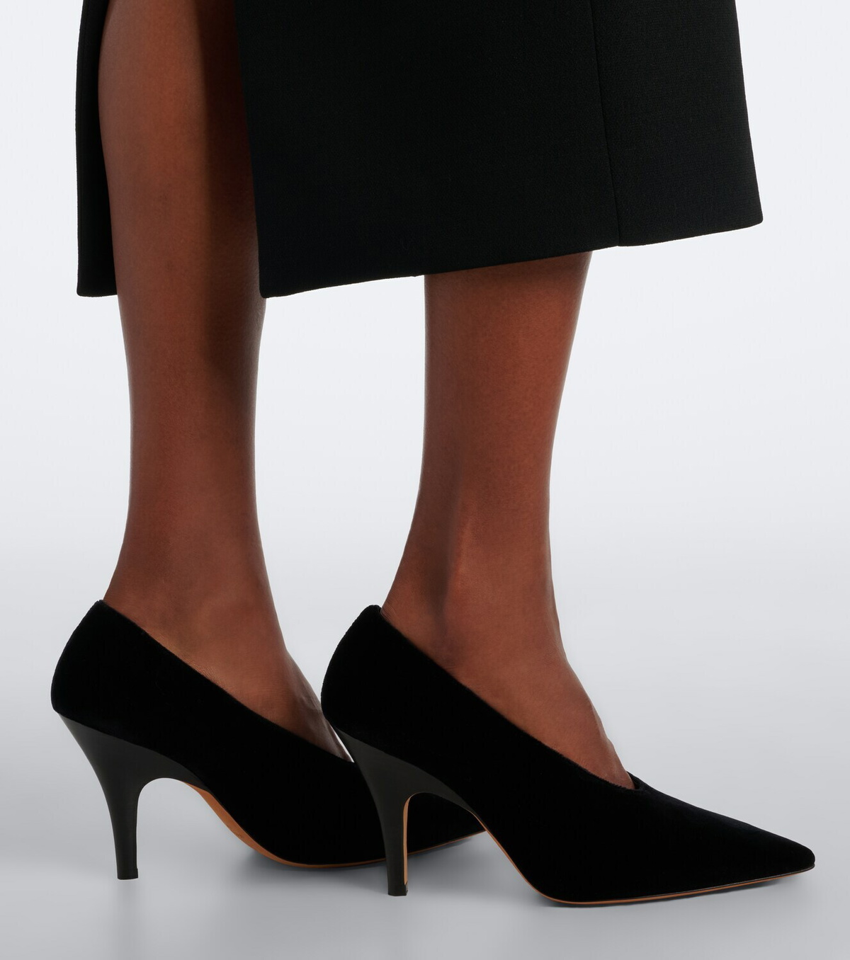 Le Monde Béryl Petra velvet pumps