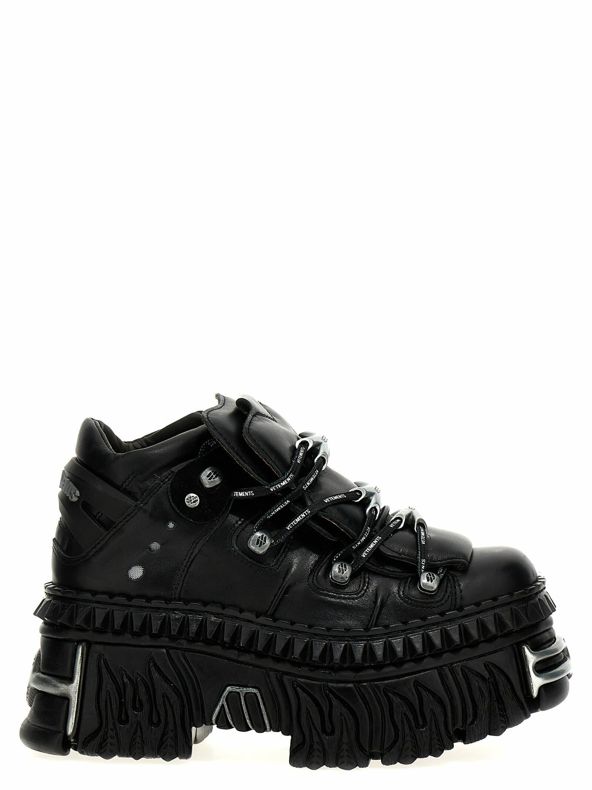 Vetements Logo Flip Flop in Black Vetements