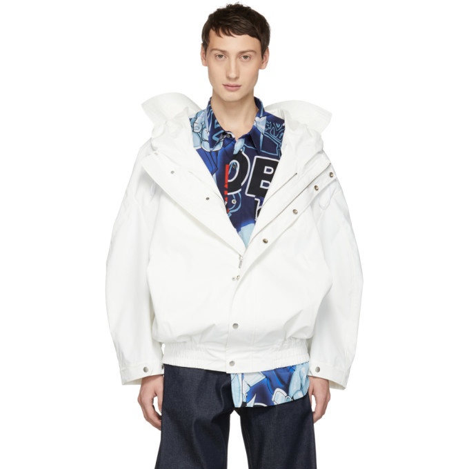 Photo: Chen Peng White Windproof Double Layer Jacket
