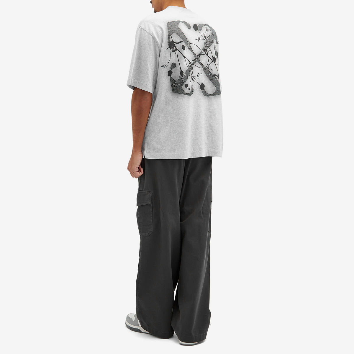 【関税込み】Off-White グレー フラワーアロー Skate Tシャツ Off-White Men's Flower Arrow Skate T-Shirt in Grey Off-White
