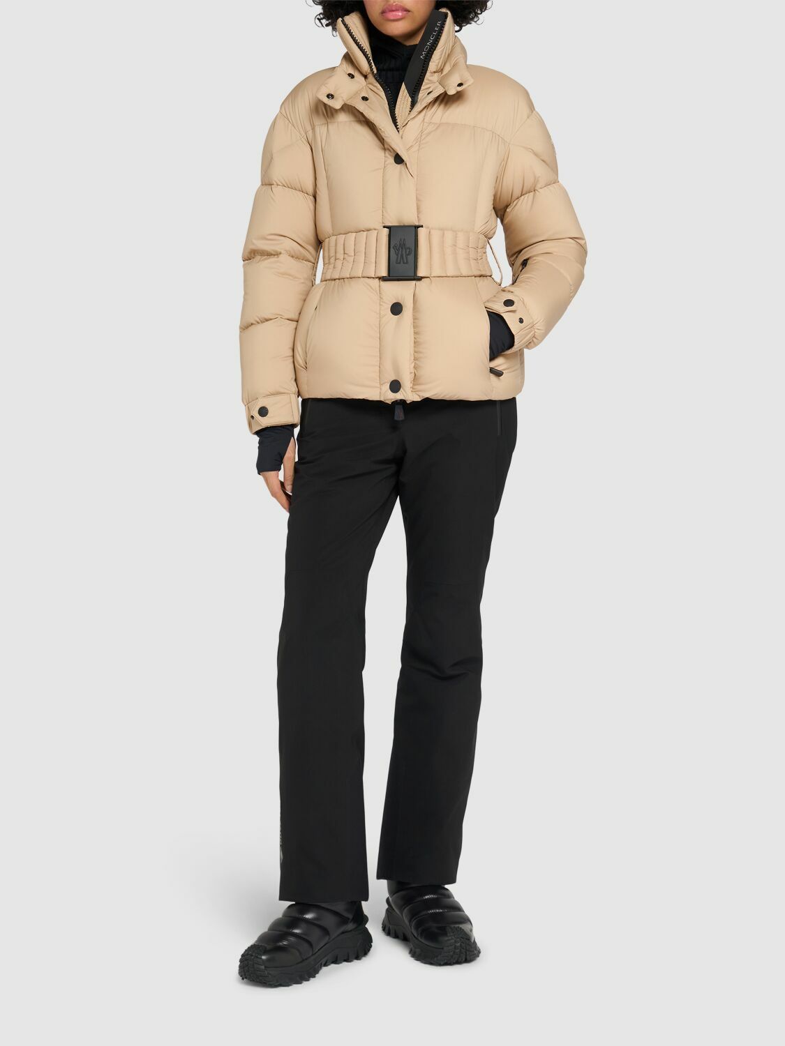 パリ直営店【MONCLER】Grenoble Coronelダウンスキージャケット パリ直営店【MONCLER】Grenoble Coronelダウンスキージャケット