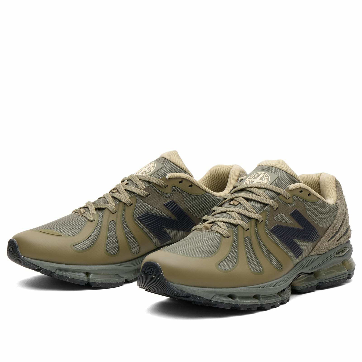 New Balance x Stone Island 1890 Sneaker in Covert Green