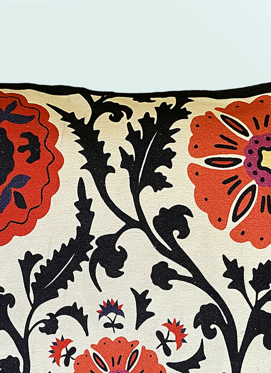 Les-Ottomans Flowers Embroidered cushion